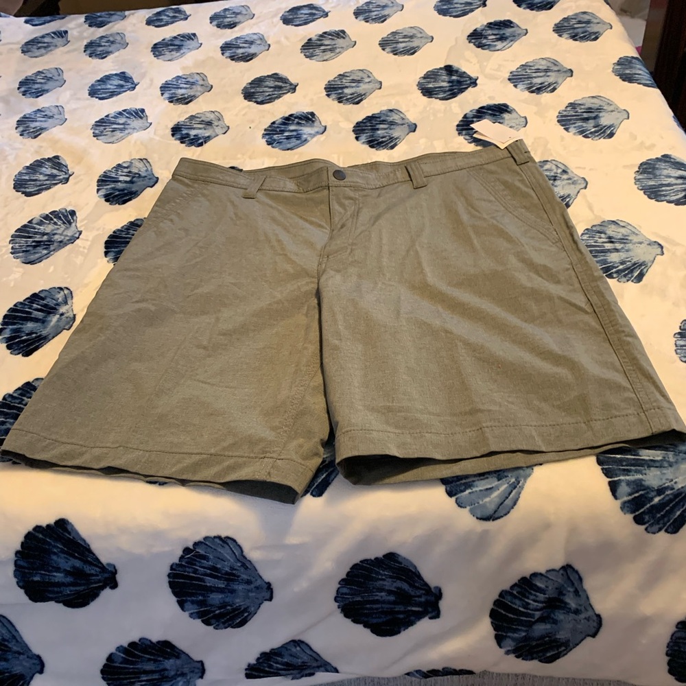 G.H. Bass & Co. Men's Charcoal Flat Front Shorts